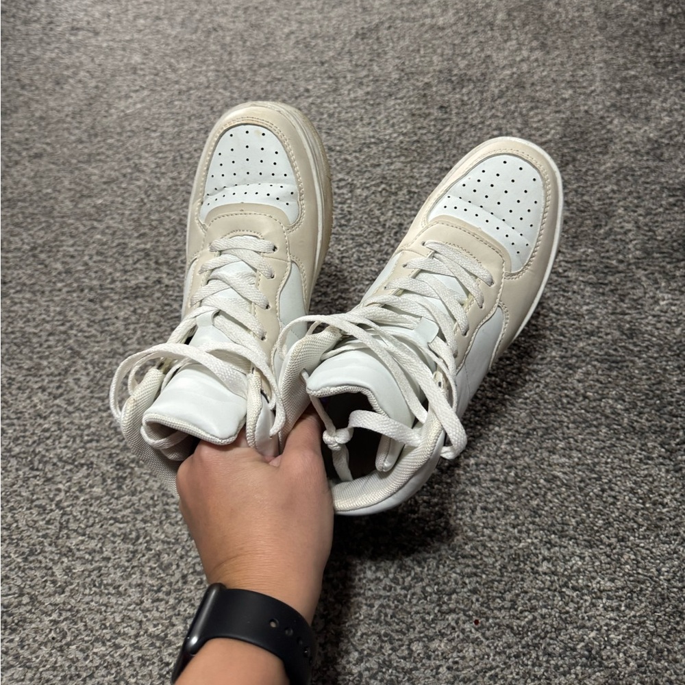 Rylee Hightop Sneakers size 6 (fits like 6.5-7)